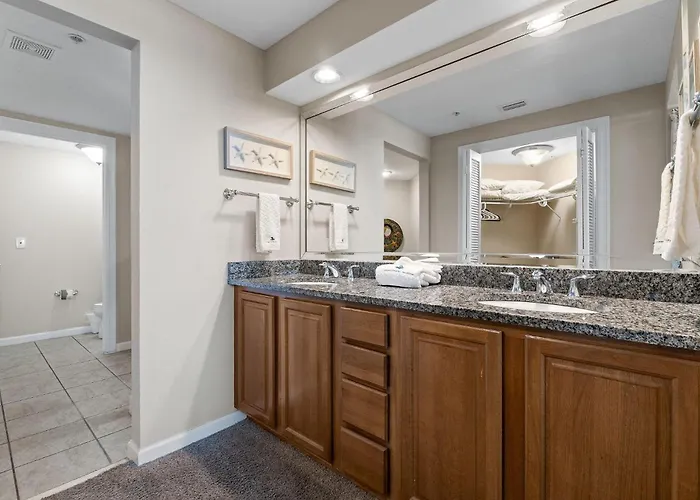 Colonnades 302 Holiday home *